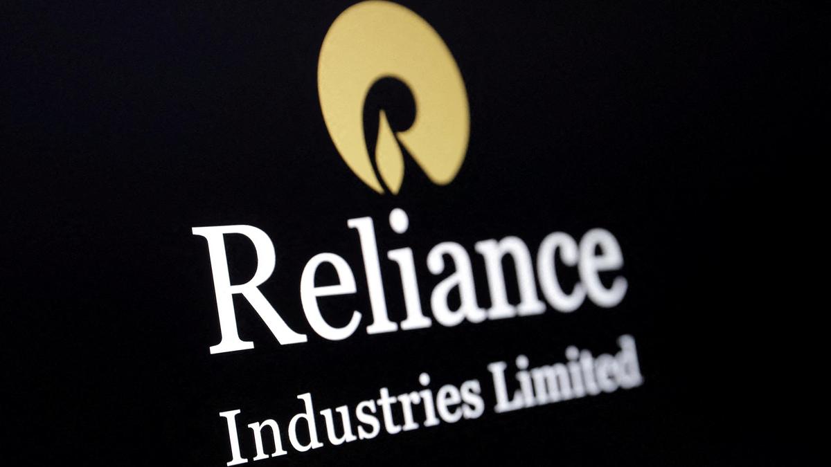 Reliance Industries Reports 22% Yearly Decline in Q1 Profit