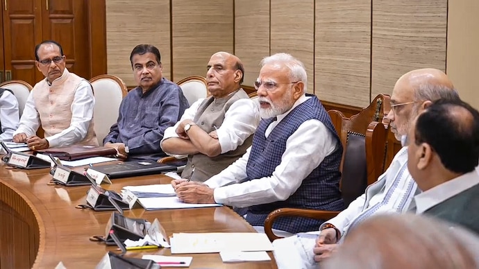 Prime Minister Modi Encourages Ministers to Use Instagram for Youth Engagement