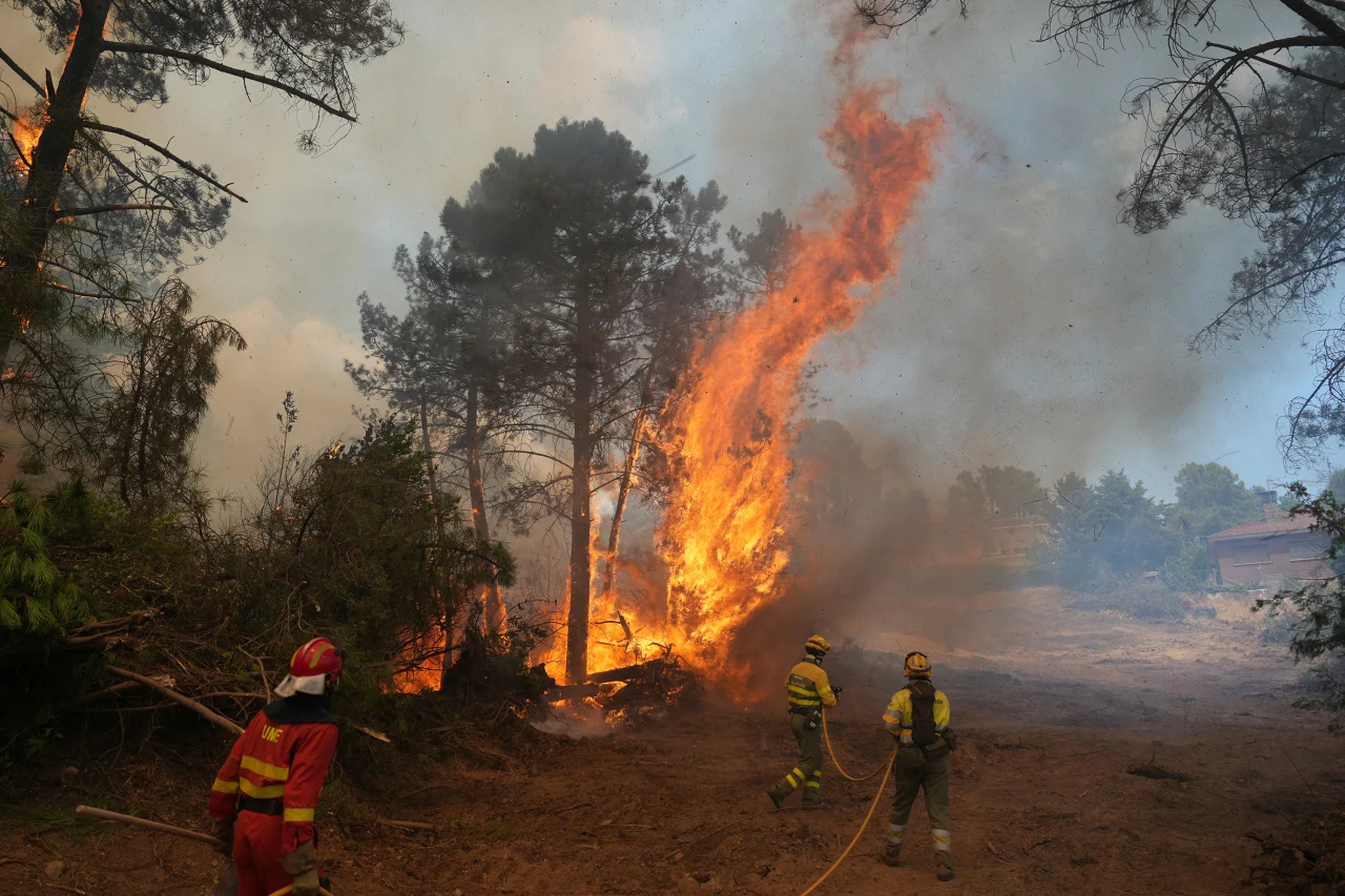 Wildfires Prompt Evacuations in Suburbs of Bordeaux, France