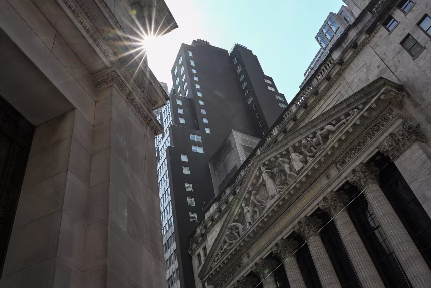 US Stocks Surge Towards Record High Amid Iran Negotiations
