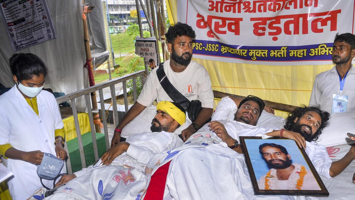 Jharkhand Students Demand CBI Investigation into Exam Discrepancies