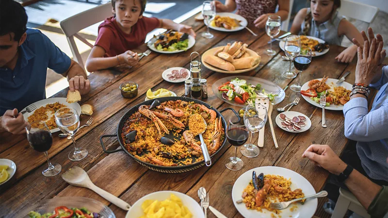 Optimal Dinner Timing Linked to Improved Health Benefits