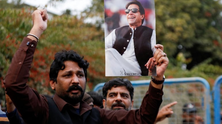 Imran Khan Alive or Dead? Pakistan Army Reacts to Death Rumours as Journalist’s Major Claim Deepens Mystery