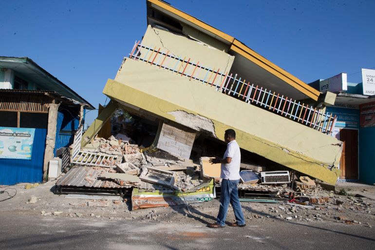Indonesia Experiences 5.7 Magnitude Quake Following Deadly Tremor