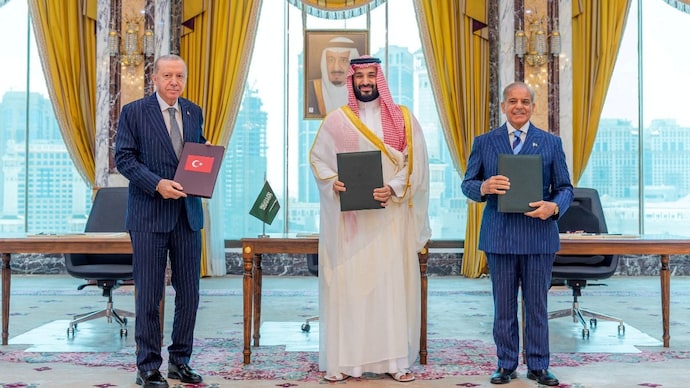Mecca Joint Defence Pact Raises Tensions Between Saudi Arabia and UAE