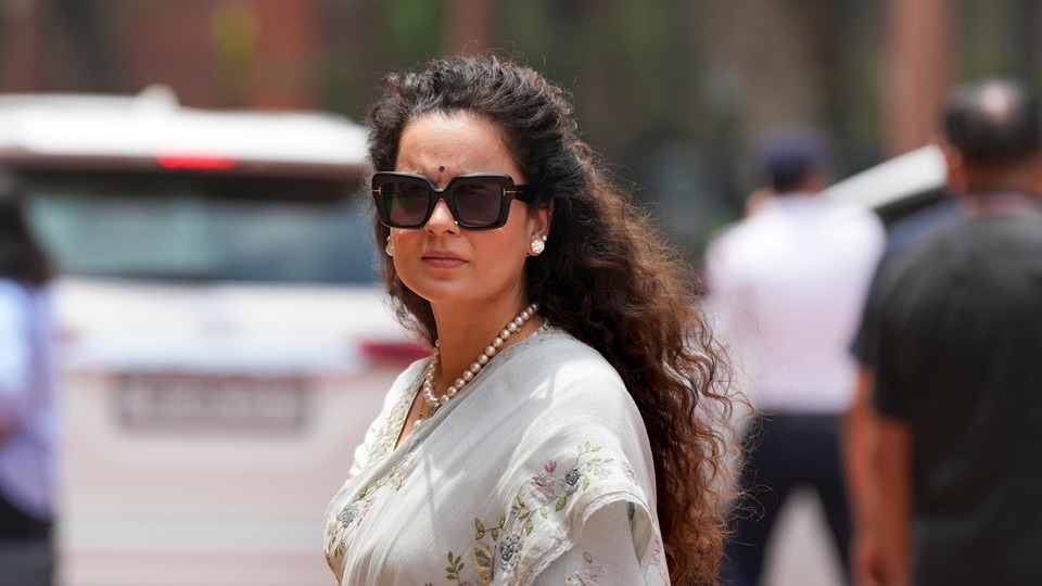 Kangana Ranaut Supports Isha Koppikar's 'Andhbhakt' Remarks