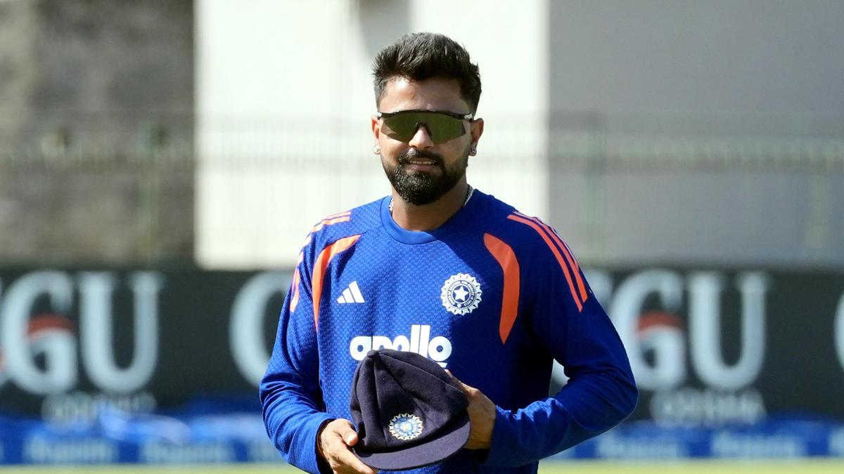 Ravindra Jadeja Mentors Saransh Jain Ahead of Test Debut