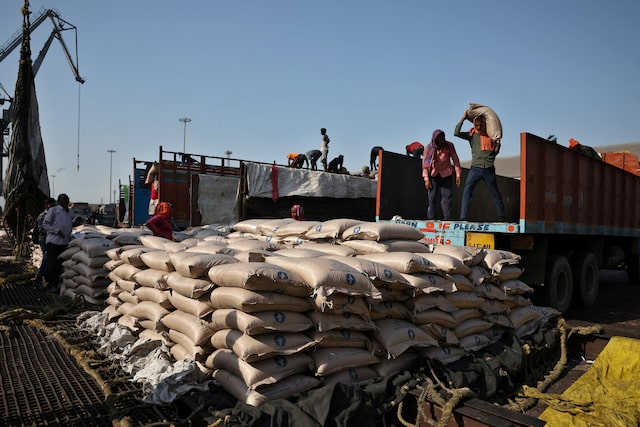India's Sugar Prices Fall Following Import Restrictions