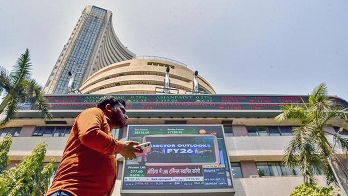 Indian Stock Markets Recover as IT Firms See Increased Buying