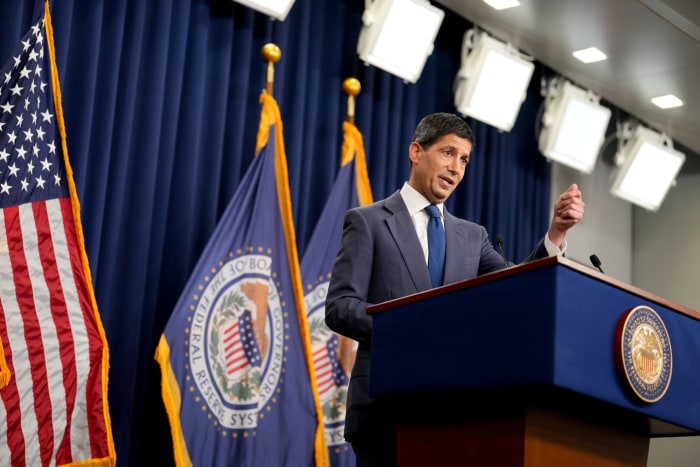 New York Federal Reserve Leader Addresses Inflation Concerns