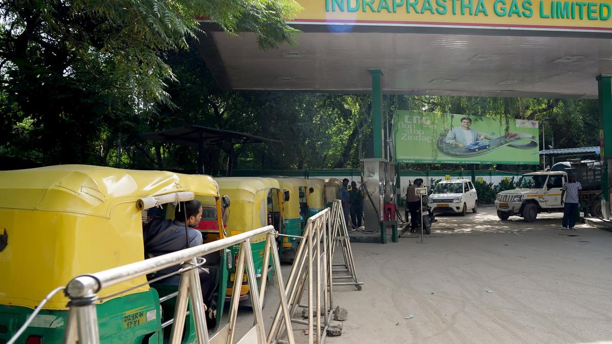 Delhi Auto and Taxi Unions Demand Fare Increase Amid CNG Price Surge