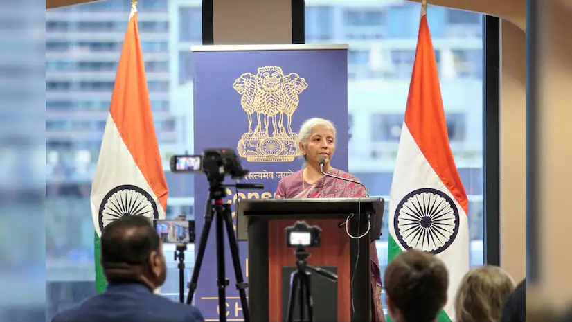 India Projects Steady 7% Growth Amid Global Economic Challenges
