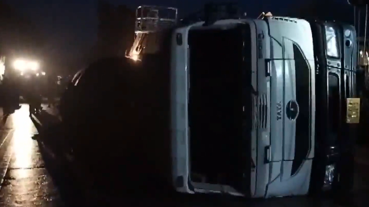 Bus and Truck Collision in Madhya Pradesh Claims Lives