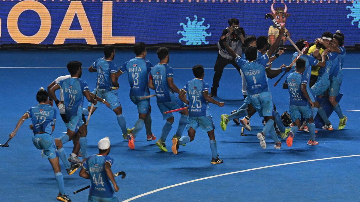 Indian Hockey Teams Adopt Traditional Blue Jersey for Asian Games