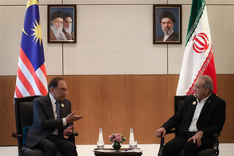 Iran's President Criticises US Over Nuclear Accusations