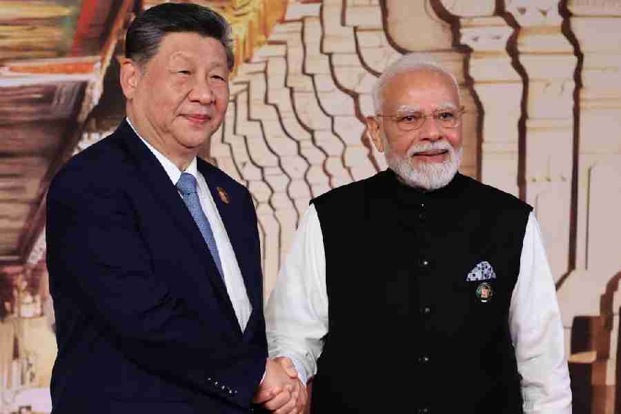 Xi Jinping Urges BRICS to Foster Peace in Middle East Conflicts
