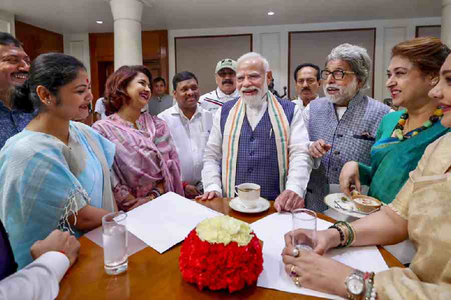 Claims of Rebel MPs Joining BJP Stir Controversy in West Bengal