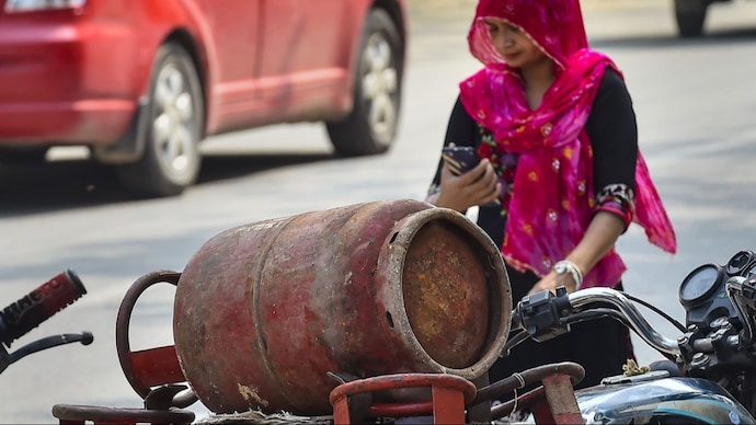 Mandatory Aadhaar Authentication for LPG Subsidies Begins October 1