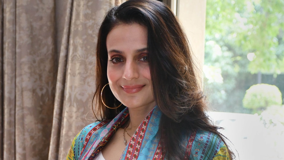 Ameesha Patel Critiques Female Actors' Promotional Entourages
