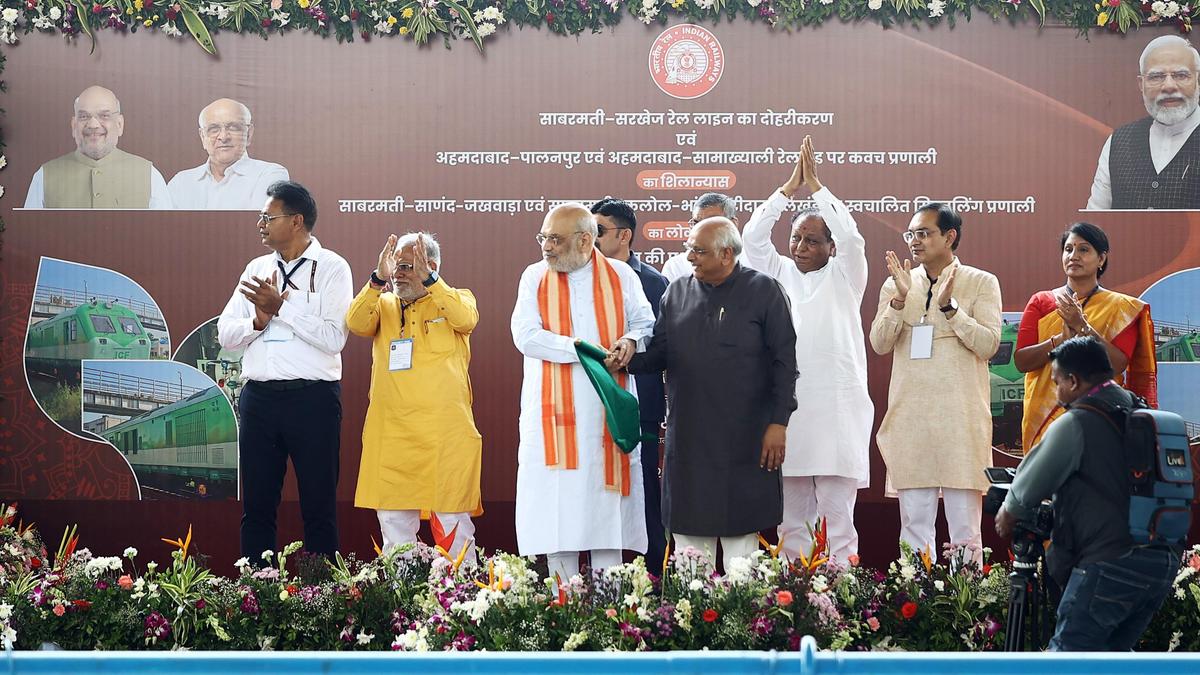 India Launches First LNG-Diesel Dual-Fuel Train in Gujarat