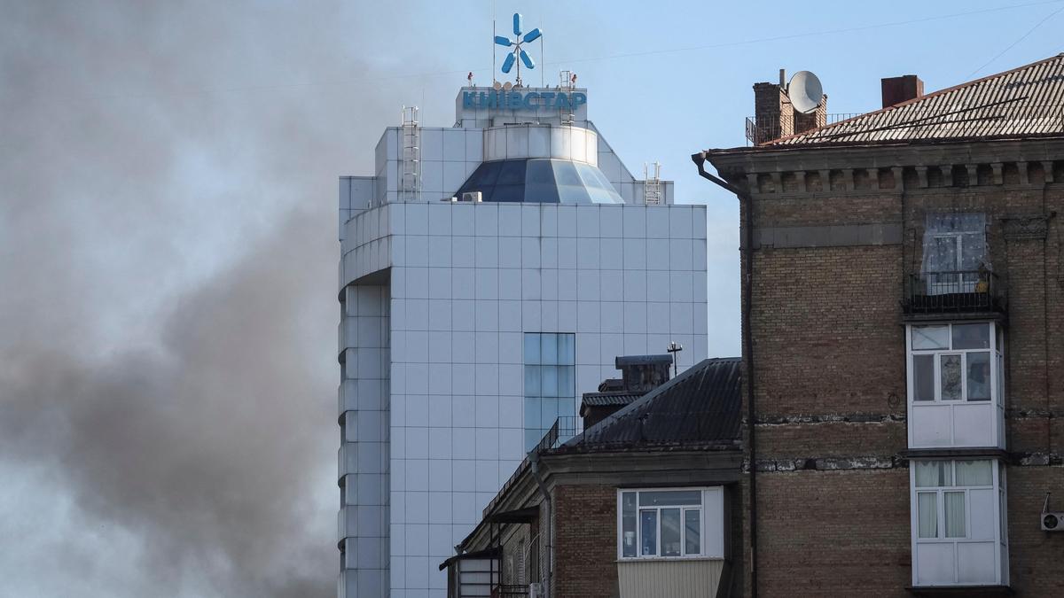 Russia Targets Ukraine’s Largest Mobile Network with Airstrikes