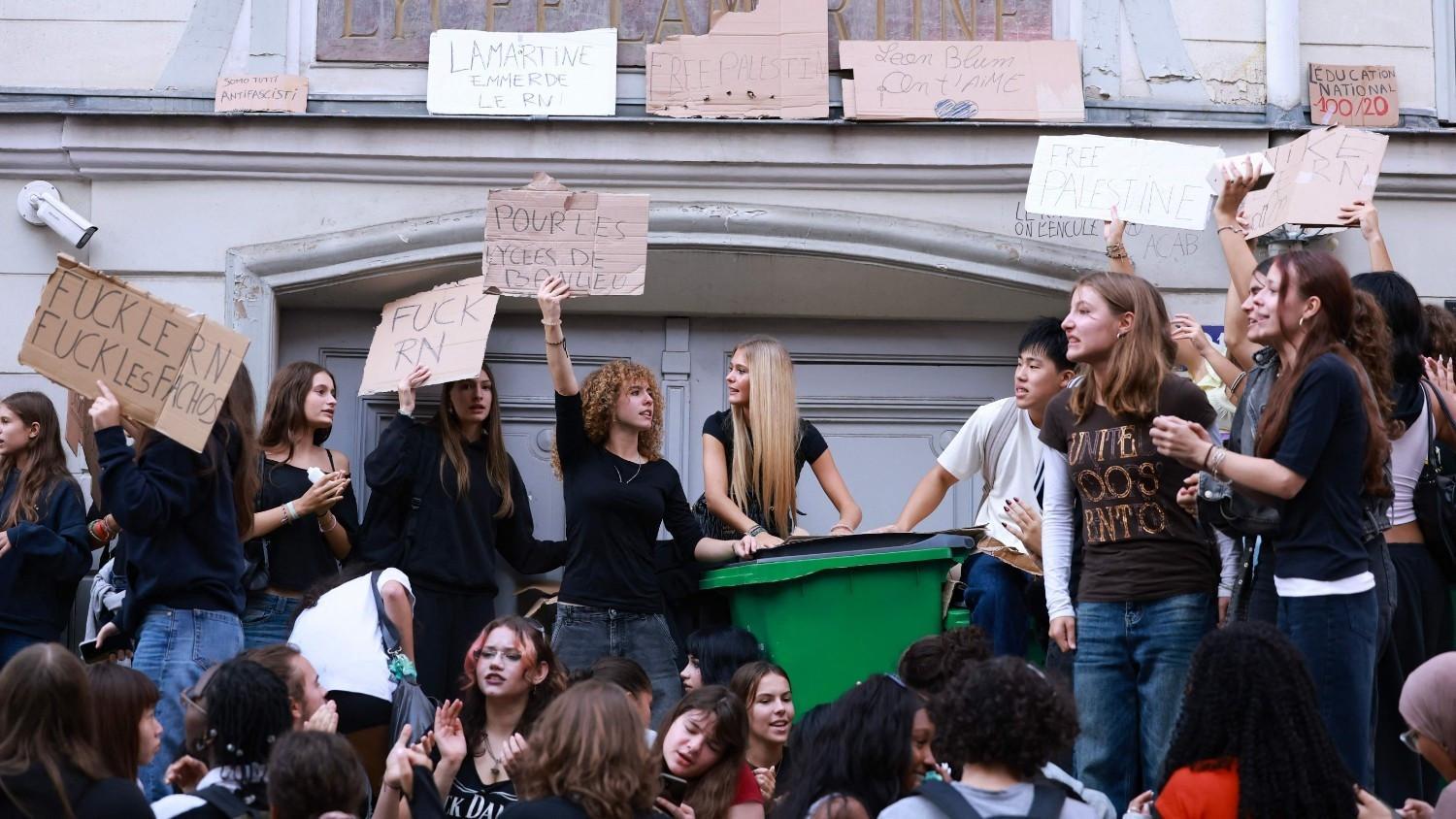 French Student Protests Result in Hundreds of Detentions