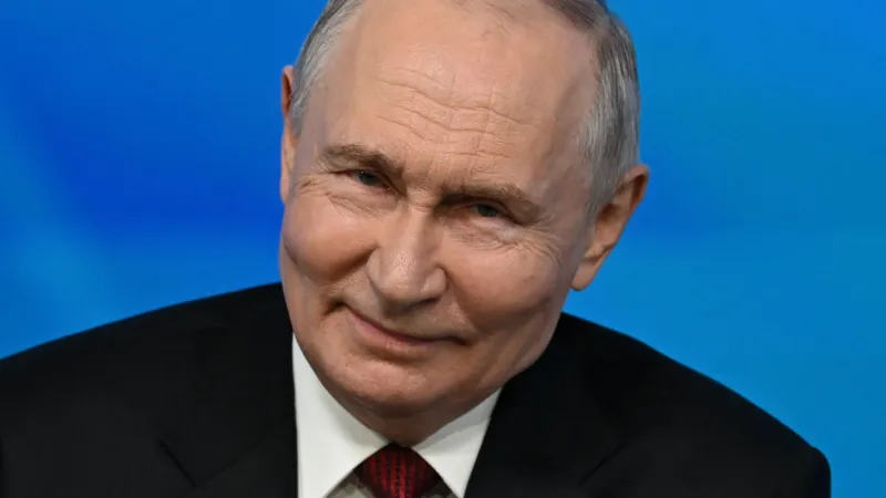 Russia Threatens Nuclear Response Over Kaliningrad Tensions