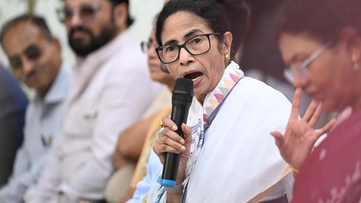 Mamata Banerjee Criticises Election Chief Over Poll Irregularities