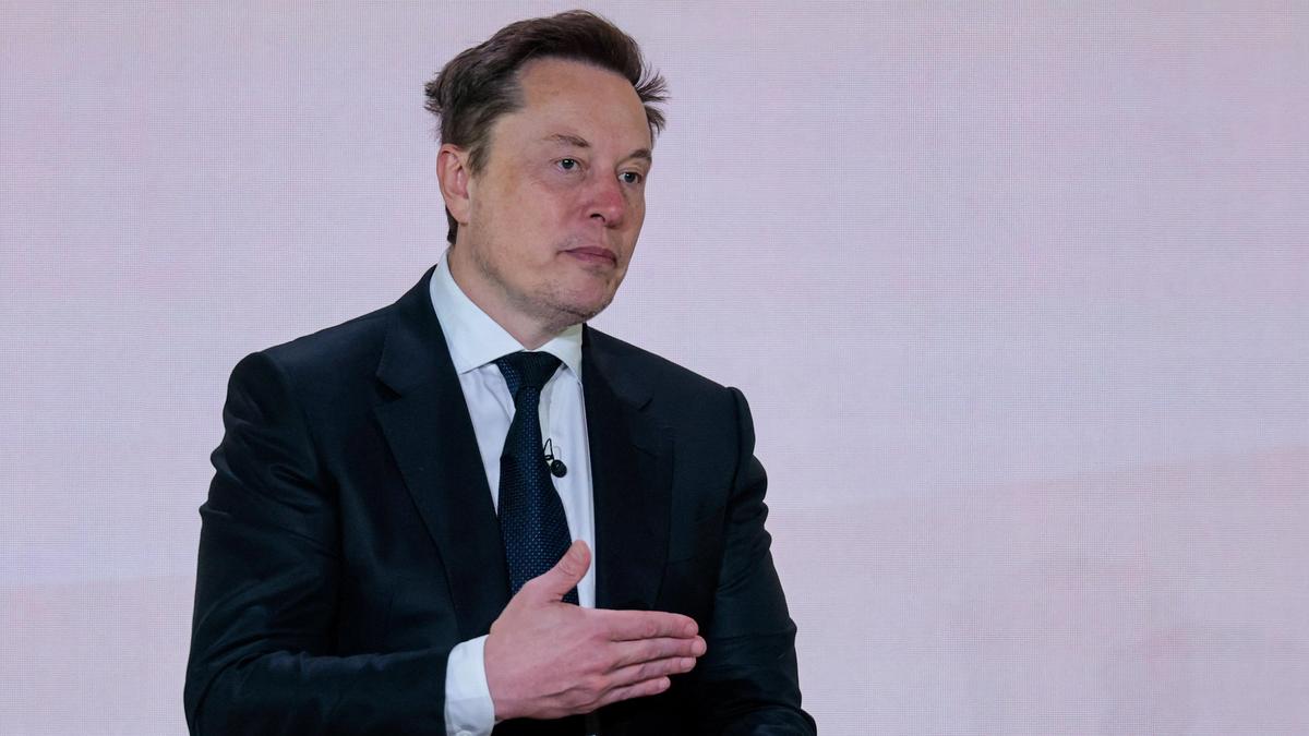 Elon Musk Claims Oligarchs Impeding Starlink's Launch in India