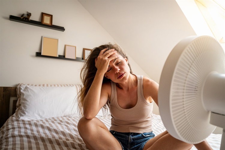 Nighttime Heat Exposure Linked to Anxiety and Health Markers