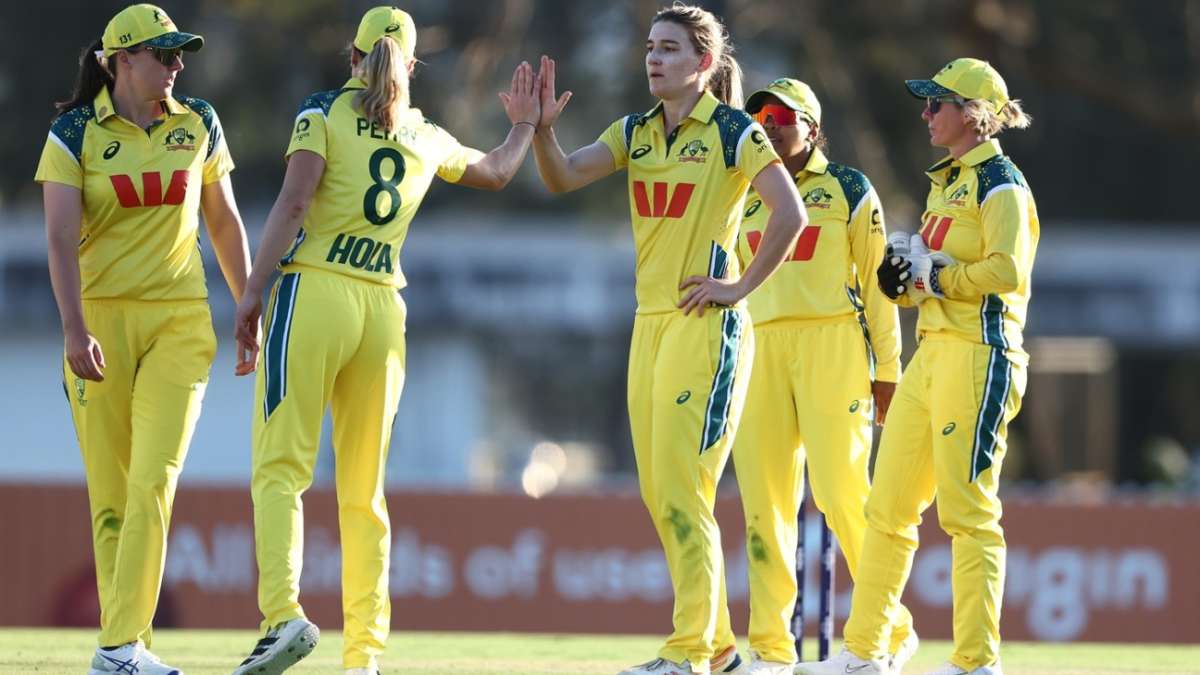 Australia Claims Victory Over Bangladesh in ODI Opener