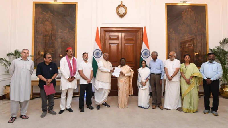 Opposition Group INDIA Bloc Presents Demands to President Murmu