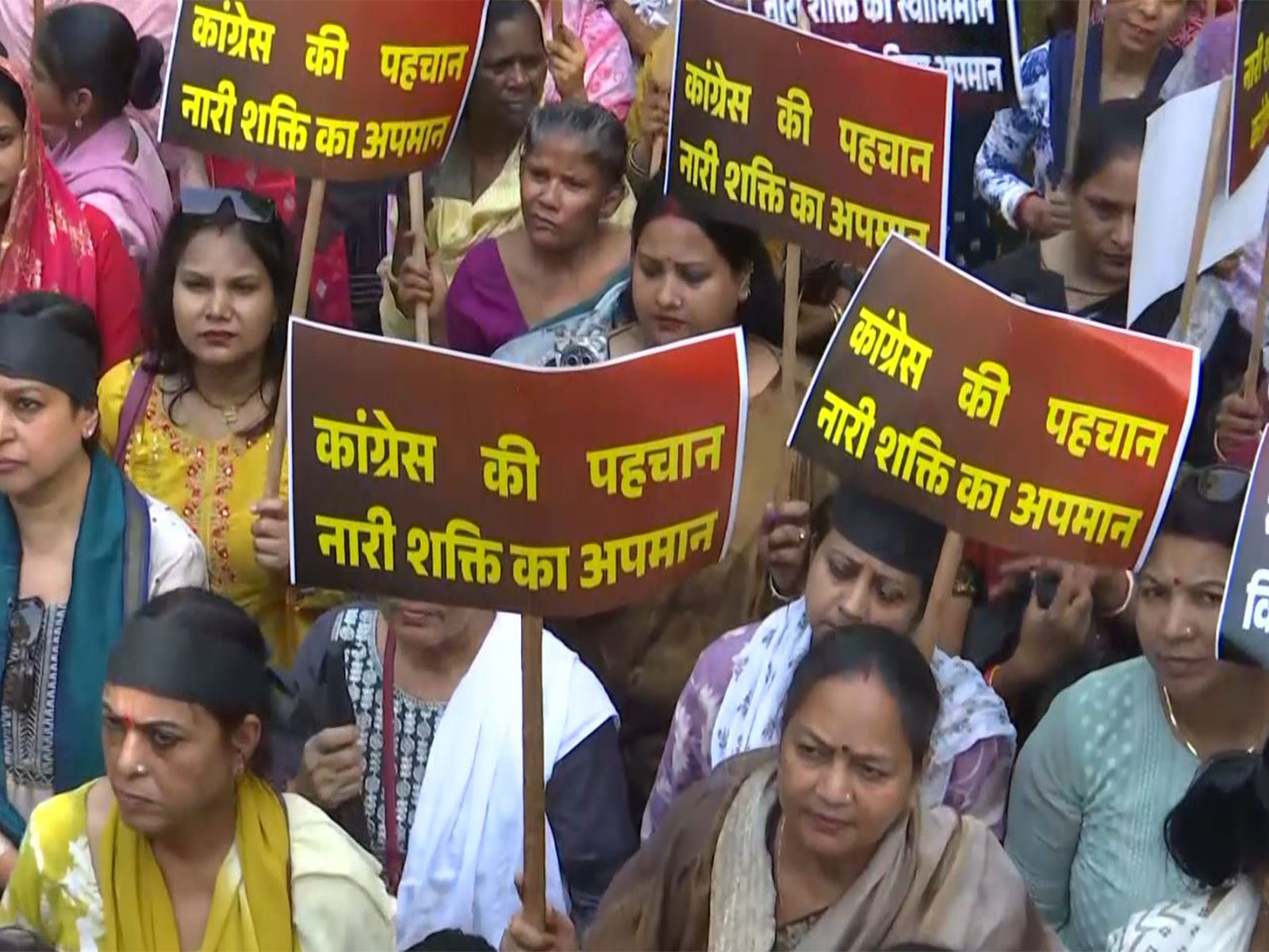 Delhi BJP Protests Demand Apology from Rahul Gandhi Over Incidents