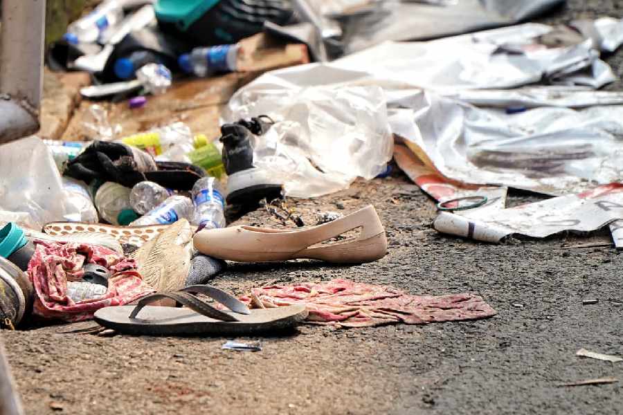 Kolkata Pandal Tragedy Highlights Need for Safety Regulations