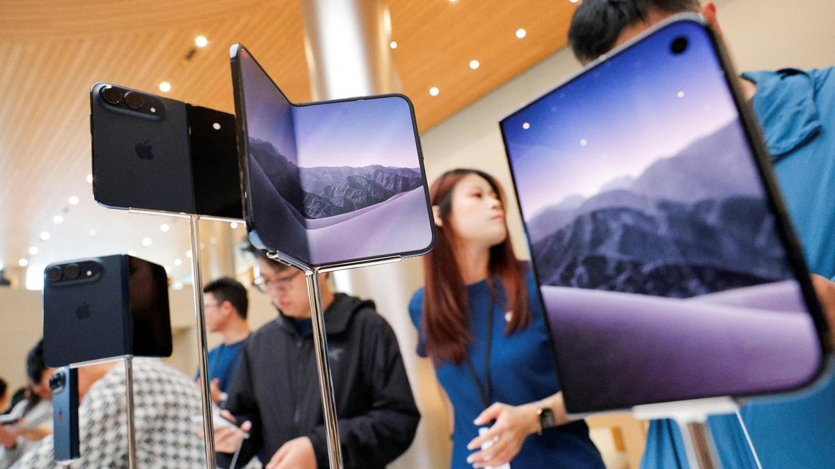 Apple Limits iPhone Purchases in India Amid Demand Surge