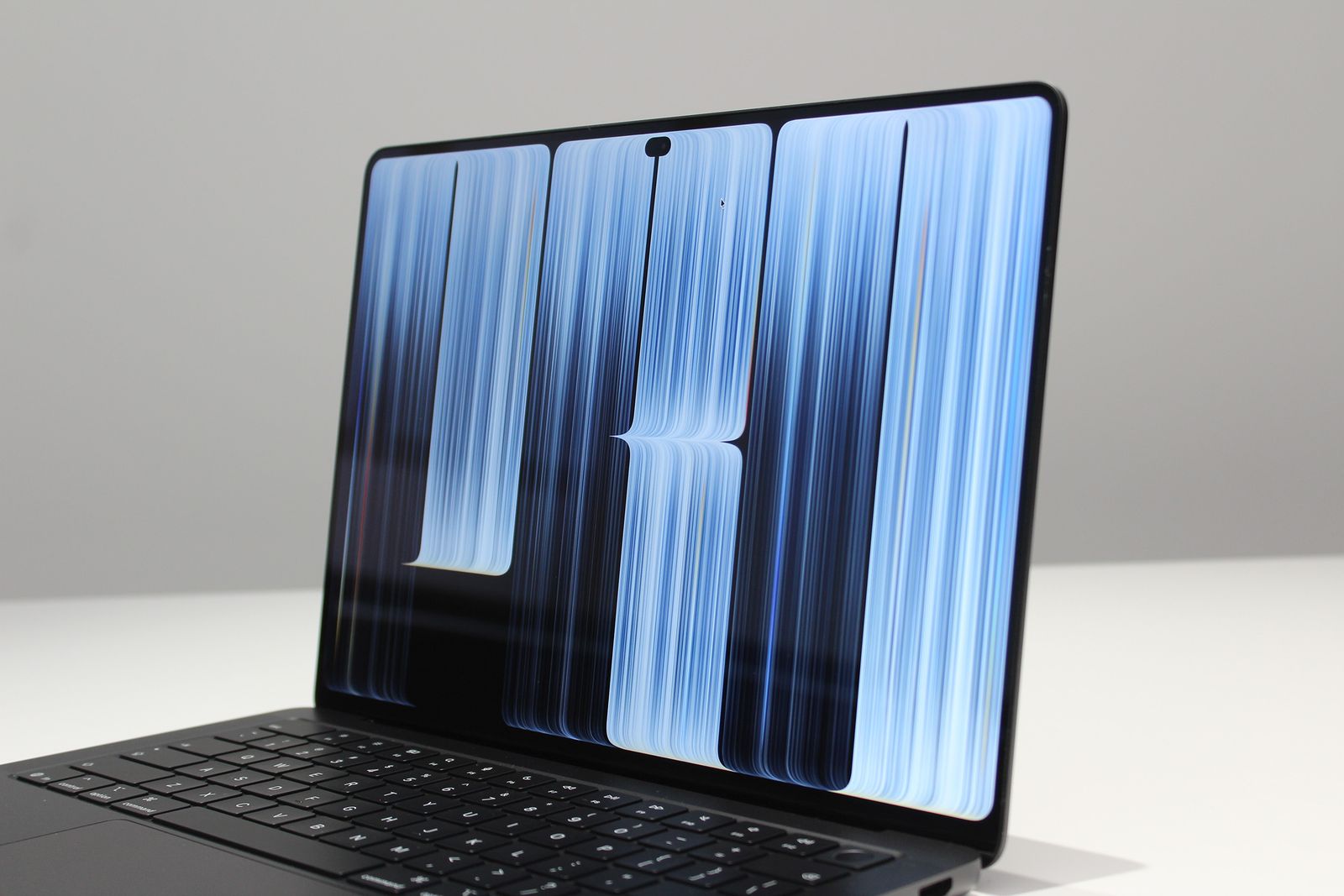 Apple Introduces 2,000-Nit OLED Display in Latest MacBook Pro